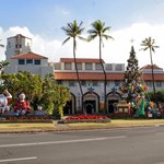 Honolulu Hale at Chrstimastime